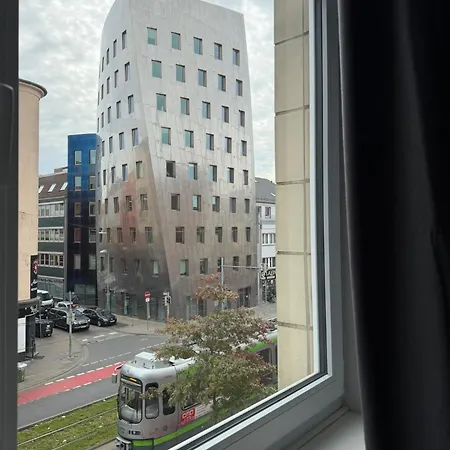 East West - Goethestrasse * Hannover